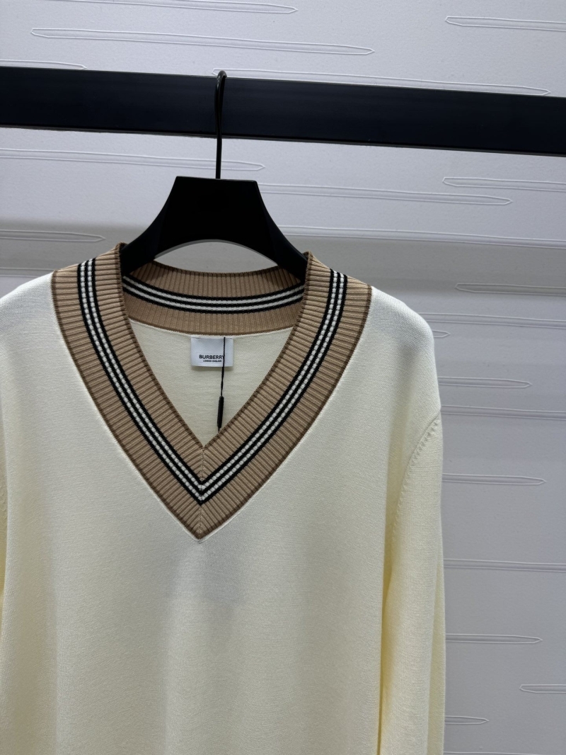 Burberry Sweaters